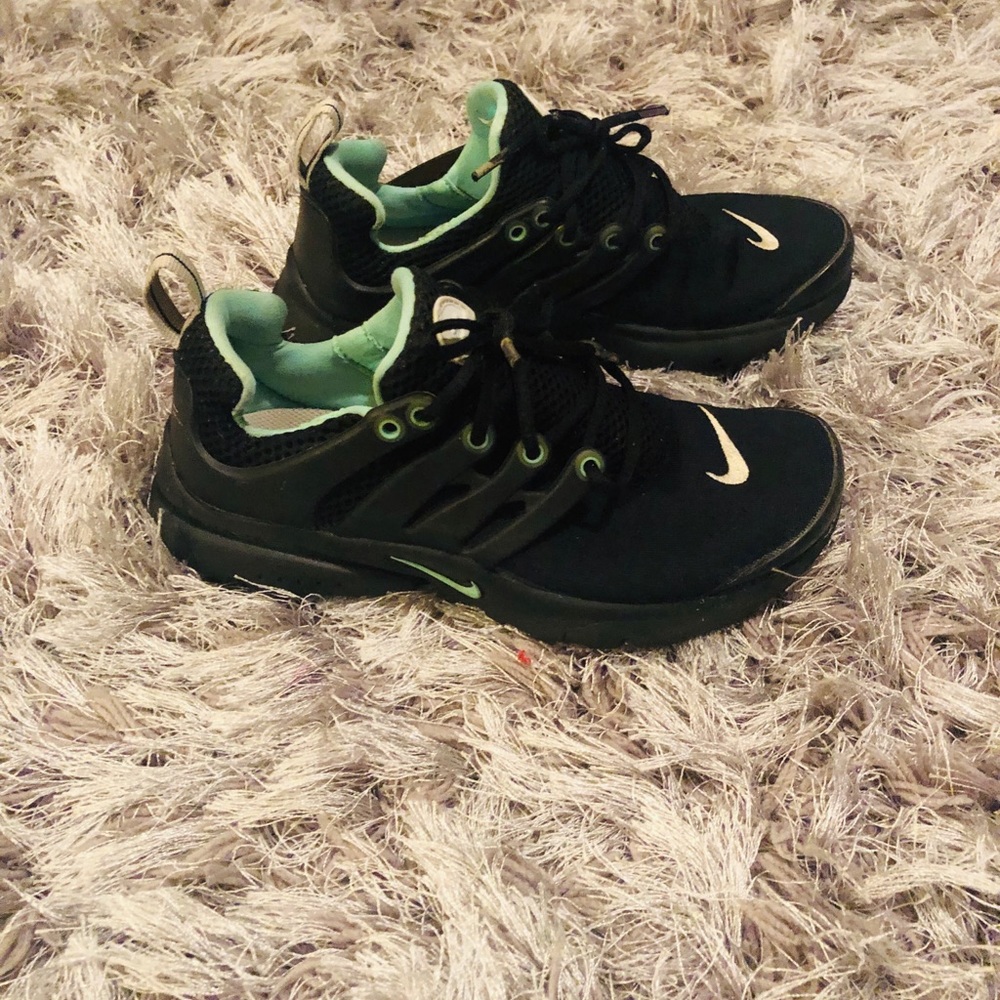 kid’s Nike presto